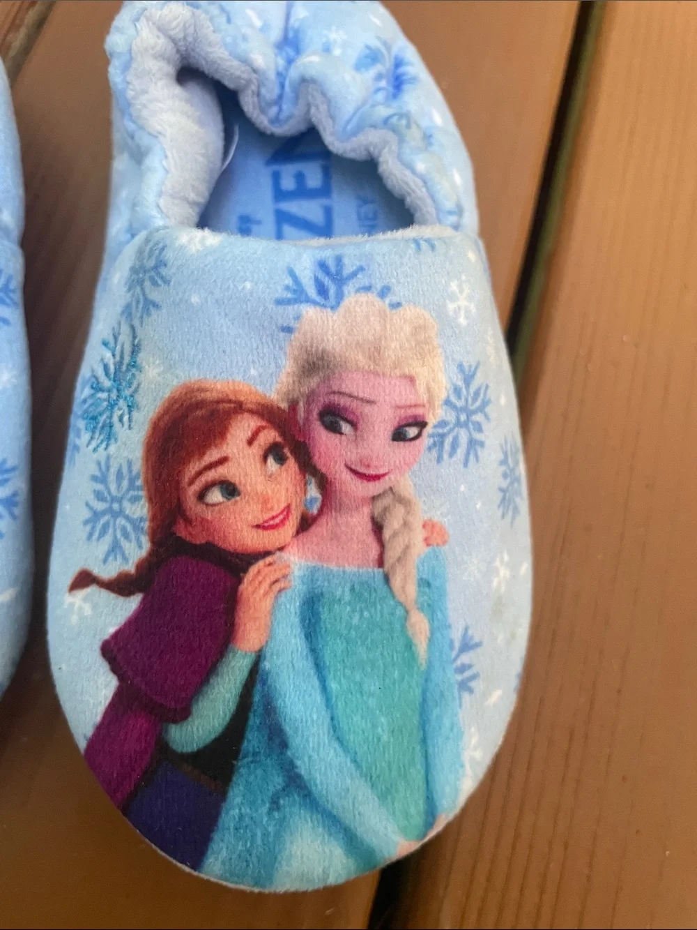 Disney Frozen Elsa Anna Blue Slippers Girls Size 9/10 Snowflake